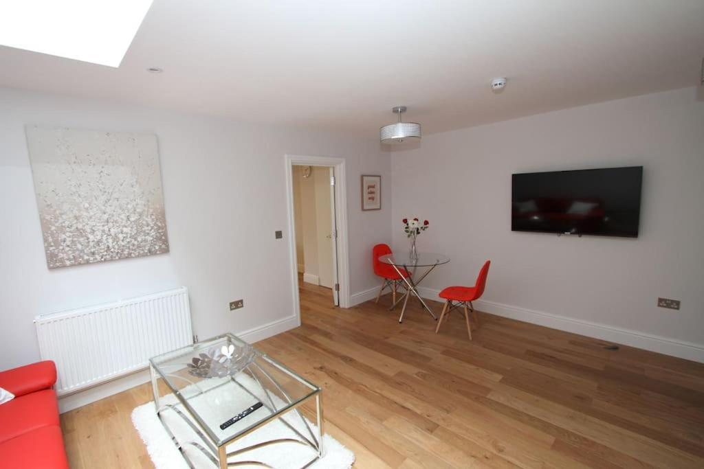 Lovely One Bed Apartment-Near All Transport-Village-Freeparking London Ngoại thất bức ảnh
