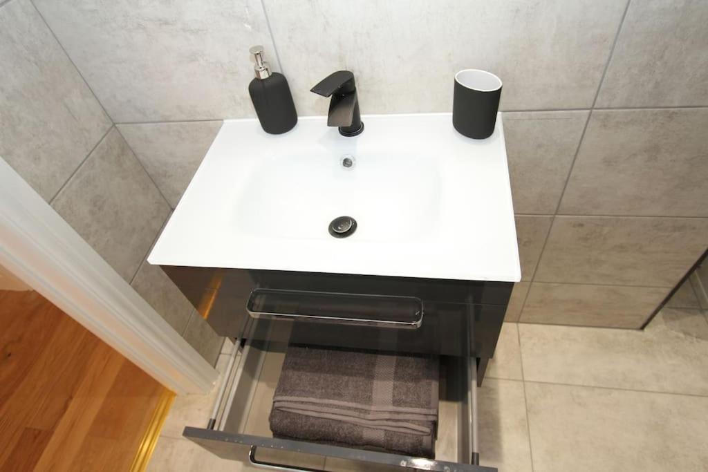 Lovely One Bed Apartment-Near All Transport-Village-Freeparking London Ngoại thất bức ảnh
