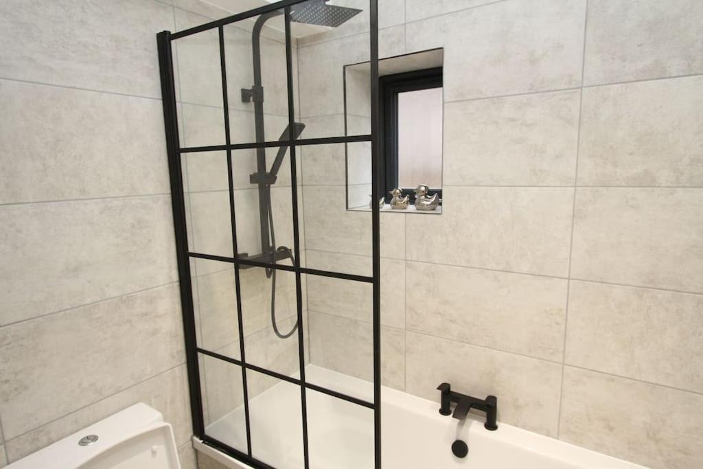 Lovely One Bed Apartment-Near All Transport-Village-Freeparking London Ngoại thất bức ảnh